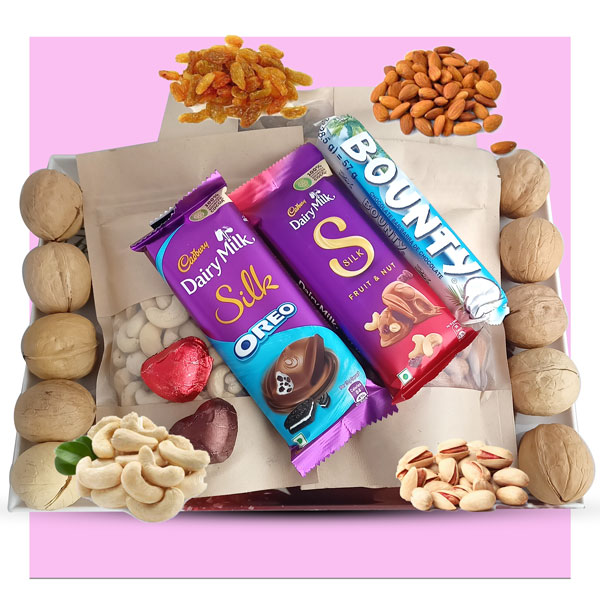 Dry nuts, Chocolates, Walnut Filled Tray Online Gifts to Nepal